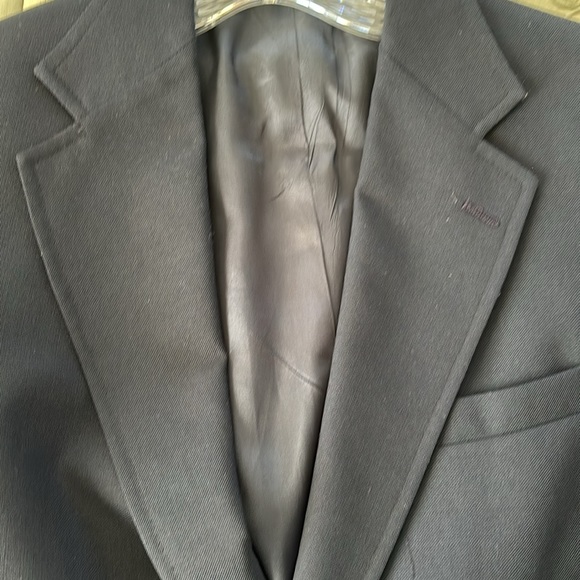 Boys Gant navy blazer with brass like buttons - Picture 3 of 6